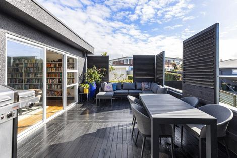 Photo of property in 2/81 Sylvan Avenue, Northcote, Auckland, 0627