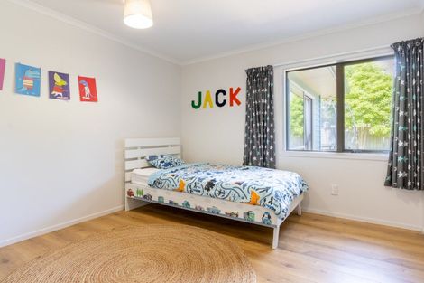 Photo of property in 7 Simpson Crescent, Raumati Beach, Paraparaumu, 5032