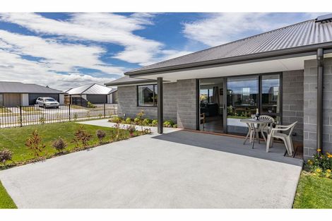 Photo of property in 3 Mccahon Drive, Rangiora, 7400