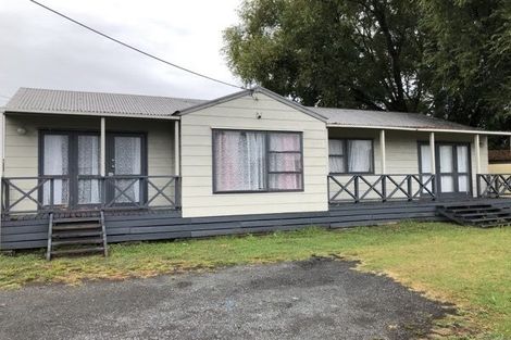Photo of property in 17 Manuroa Road, Takanini, 2112