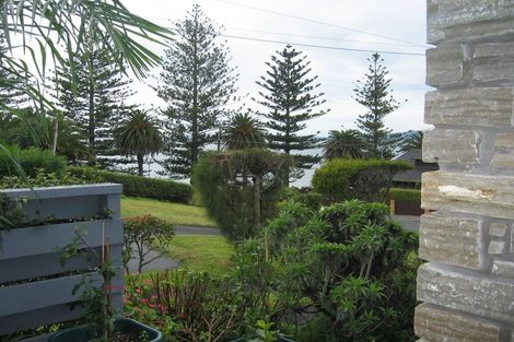 Photo of property in 1/9 Ellangowan Road, Waiake, Auckland, 0630