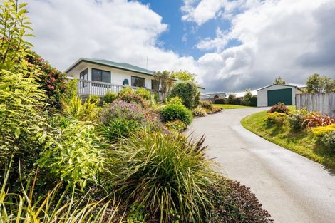 Photo of property in 23 Lydia Place, Kelvin Grove, Palmerston North, 4414