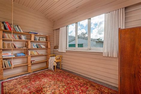 Photo of property in 9 Milverton Avenue, Hokowhitu, Palmerston North, 4410