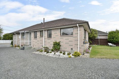 Photo of property in 11 Quebec Place, Wainoni, Christchurch, 8061