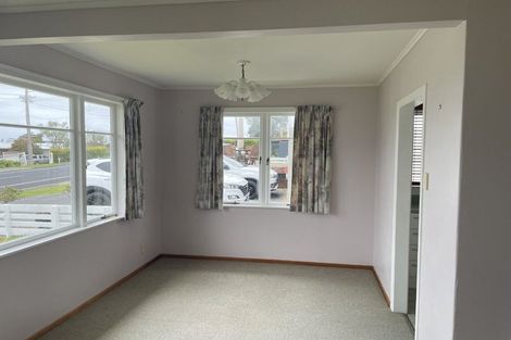 Photo of property in 1325 Whangaparaoa Road, Army Bay, Whangaparaoa, 0930