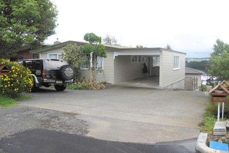 Photo of property in 1/256 Sunset Road, Windsor Park, Auckland, 0632