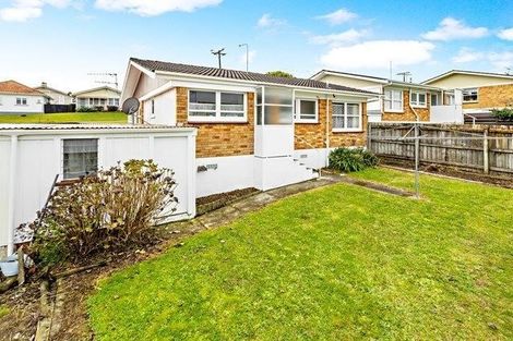 Photo of property in 2/18 Duke Street, Papakura, 2110