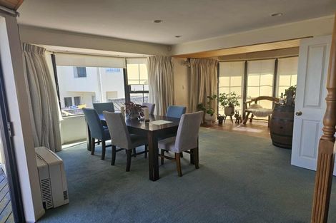 Photo of property in 38 Gurkha Crescent, Khandallah, Wellington, 6035