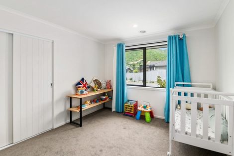 Photo of property in 6 Saint Vincent Way, Waikanae, 5036