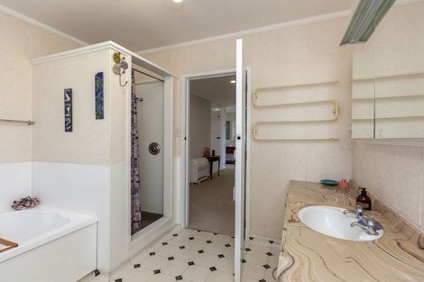 Photo of property in 75 Eatwell Avenue, Paraparaumu Beach, Paraparaumu, 5032