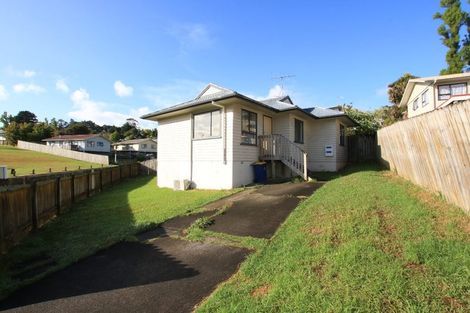 Photo of property in 17 Maywood Crescent, Glen Eden, Auckland, 0602