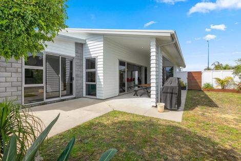 Photo of property in 143 The Boulevard, Papamoa Beach, Papamoa, 3118