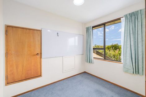 Photo of property in 8 Langham Place, Redwood, Christchurch, 8051