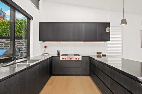 Photo of property in 92 Hensman Road, Queenstown, 9300