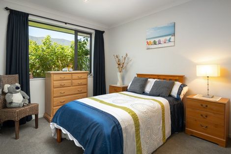 Photo of property in 14 Bell Bird Rise, Picton, 7220