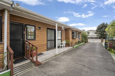 Photo of property in 32 Eruini Street, Waikanae Beach, Waikanae, 5036