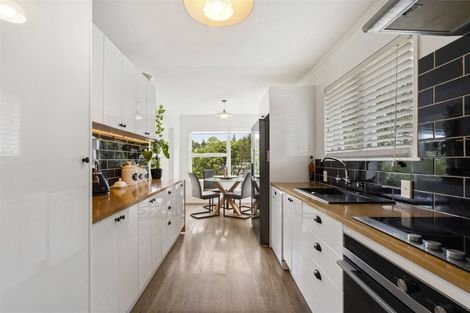 Photo of property in 19 Agincourt Street, Glenfield, Auckland, 0629