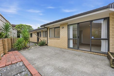 Photo of property in 2 Spring Valley Place, Oteha, Auckland, 0632