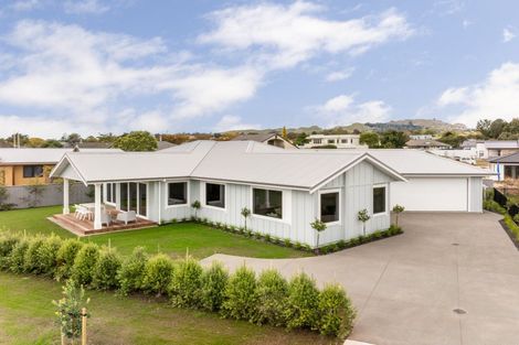 Photo of property in 129 Middle Road, Havelock North, 4130