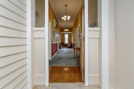 Photo of property in 5 Karamu Street, Strandon, New Plymouth, 4312