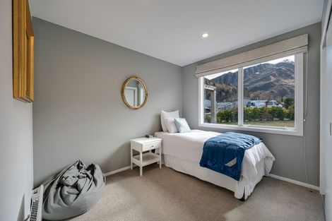 Photo of property in 17 Flynn Lane, Arrowtown, 9302