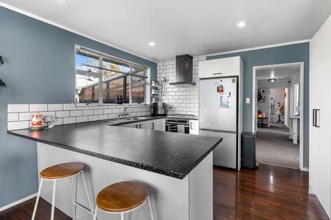 Photo of property in 6 Hobbs Place, Westbrook, Palmerston North, 4412