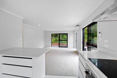 Photo of property in 9 Winnie Close, Acacia Bay, Taupo, 3330