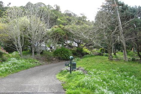 Photo of property in 1 Bush Road, Waiatarua, Auckland, 0604