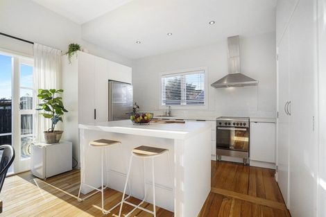 Photo of property in 8a Bains Avenue, Hamilton East, Hamilton, 3216