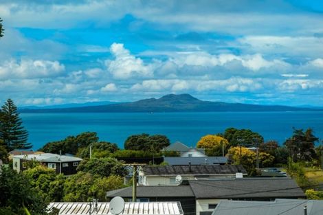 Photo of property in 1/3 Auld Street, Torbay, Auckland, 0630