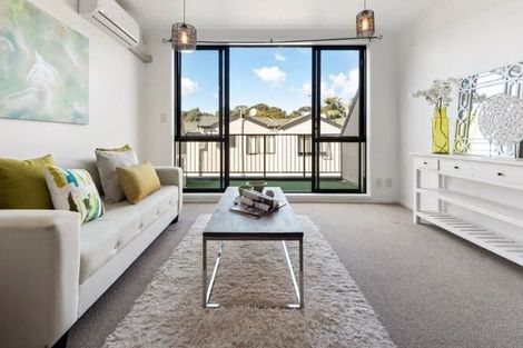 Photo of property in 2/8 Flynn Street, Birkdale, Auckland, 0626