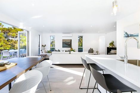 Photo of property in 122d Matipo Road, Te Atatu Peninsula, Auckland, 0610