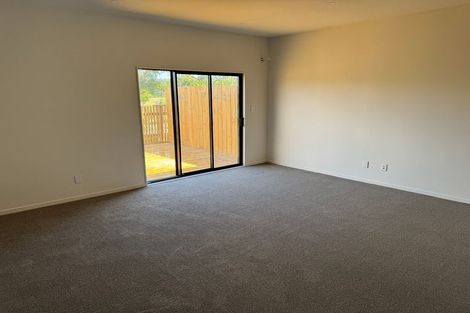 Photo of property in 14 Medallion Drive, Oteha, Auckland, 0632