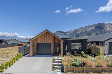 Photo of property in 16 Guthrie Street, Lake Hawea, 9382