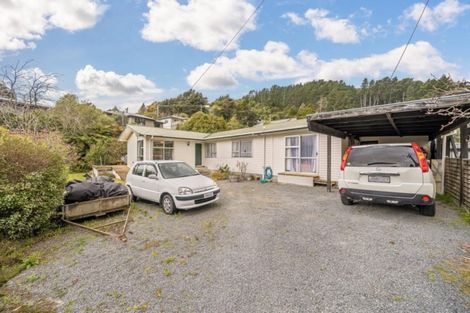Photo of property in 15 Forest Road, Pinehaven, Upper Hutt, 5019