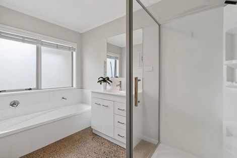 Photo of property in 14 Rochfort Crescent, Pyes Pa, Tauranga, 3112