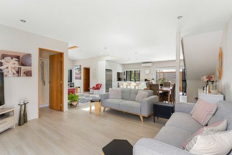 Photo of property in 210 Linton Crescent, Whangamata, 3620