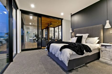 Photo of property in 182 Scenic Drive, Titirangi, Auckland, 0604