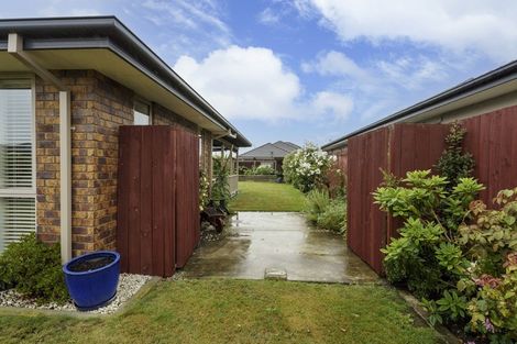 Photo of property in 13 Maple Place, Rangiora, 7400