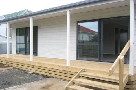 Photo of property in 35 Earlsworth Road, Mangere East, Auckland, 2024