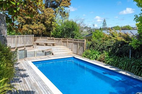 Photo of property in 7 Evelyn Road, Cockle Bay, Auckland, 2014