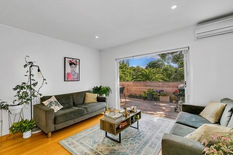 Photo of property in 1/5 Larchwood Avenue, Westmere, Auckland, 1022
