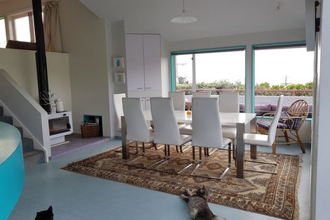 Photo of property in 7 Wairau Road, Oakura, 4314