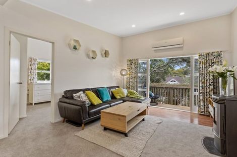 Photo of property in 37 Seaton Road, Murrays Bay, Auckland, 0630