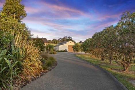 Photo of property in 202 Oraha Road, Kumeu, 0892