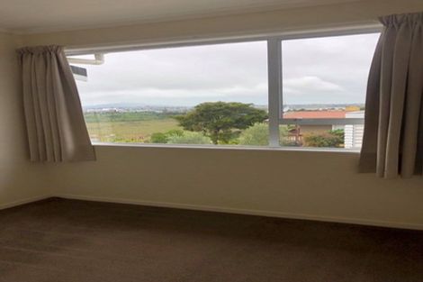 Photo of property in 1/36 Exmouth Road, Northcote, Auckland, 0627