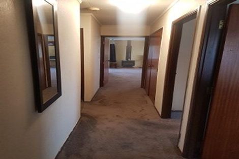 Photo of property in 6 Yarra Place, Botany Downs, Auckland, 2010