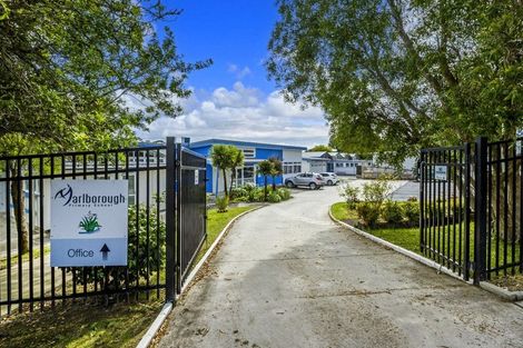 Photo of property in 2/8 Wykeham Place, Glenfield, Auckland, 0629