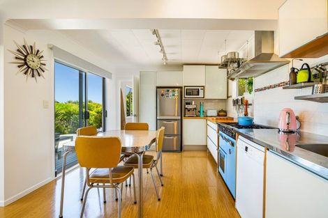 Photo of property in 6 Edwin Mitchelson Road, Muriwai, Waimauku, 0881