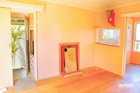 Photo of property in 65 Tane Road, Laingholm, Auckland, 0604